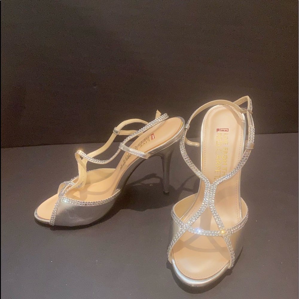 E! Red Carpet Heel